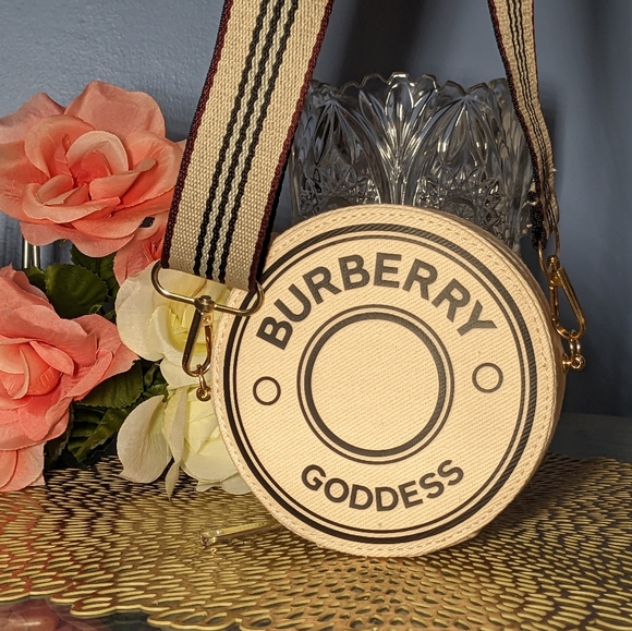 Burberry - Picture 4 of 10